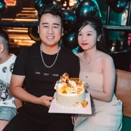 Sinh Nhật Đáng Nhớ Cho Hội Chị Em - Combo Tháng 12 tại Quán Bar Empire!