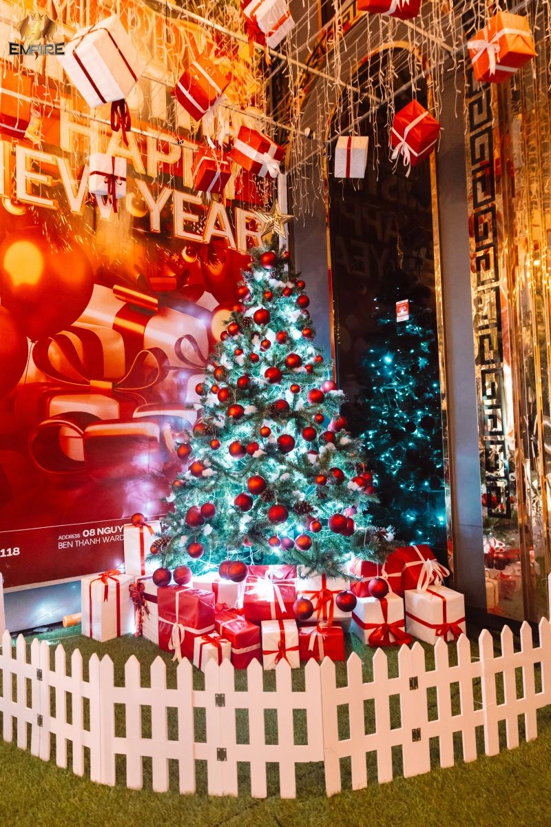 Giáng sinh tại Empire